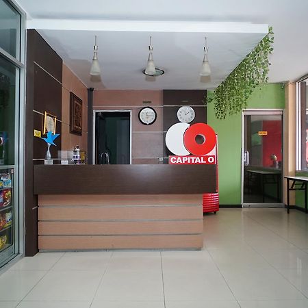 Capital O 2885 Hemra Hotel Balikpapan (Borneo) Exterior foto
